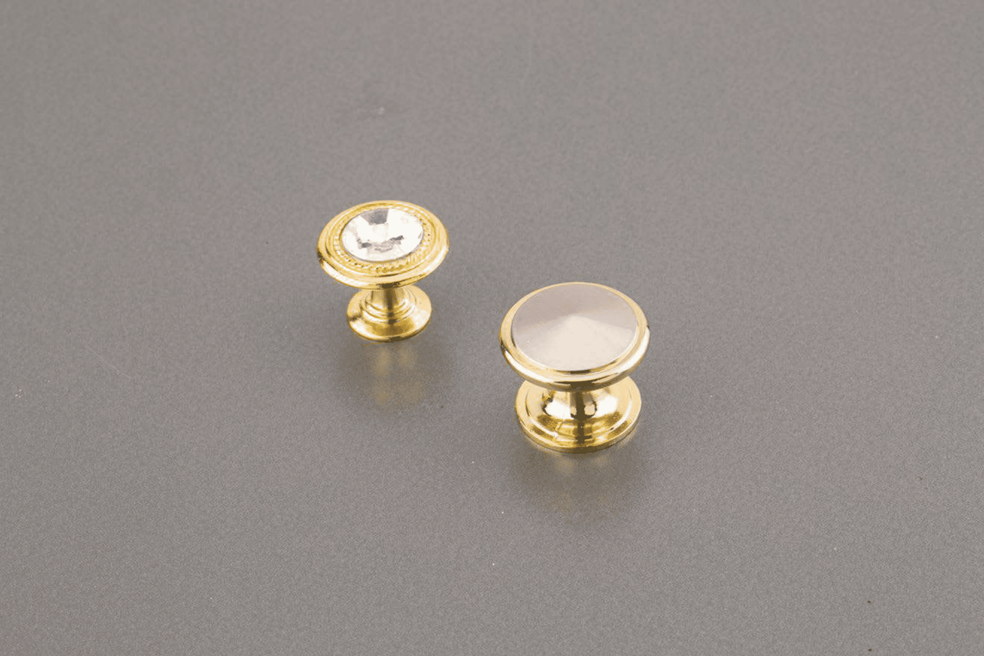 metal knobs for cupboard doors