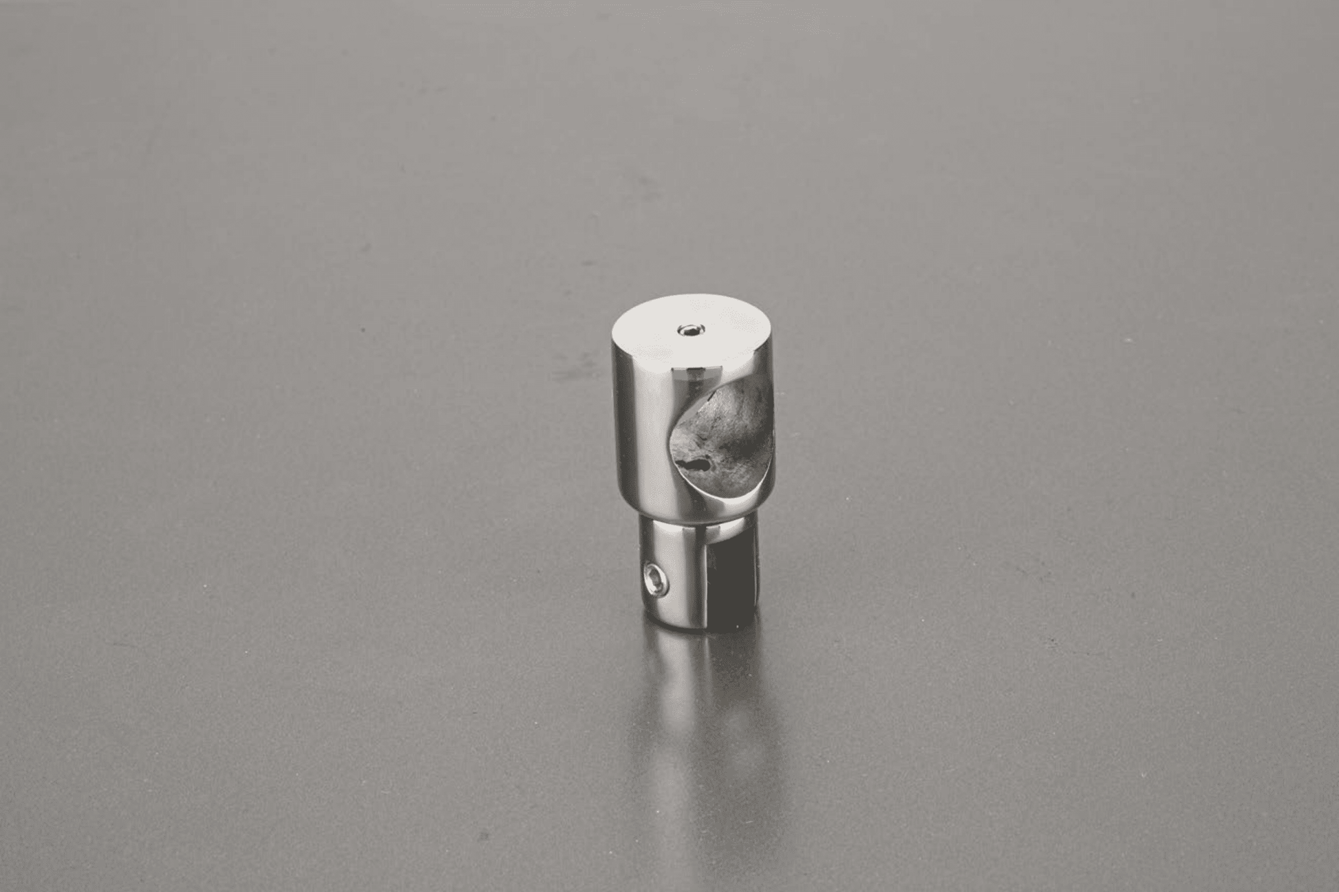 stainless steel glass to pipe connector